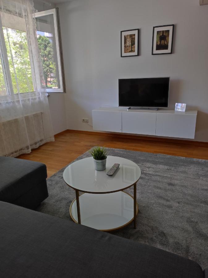 Apartments Dora Zagreb Bagian luar foto